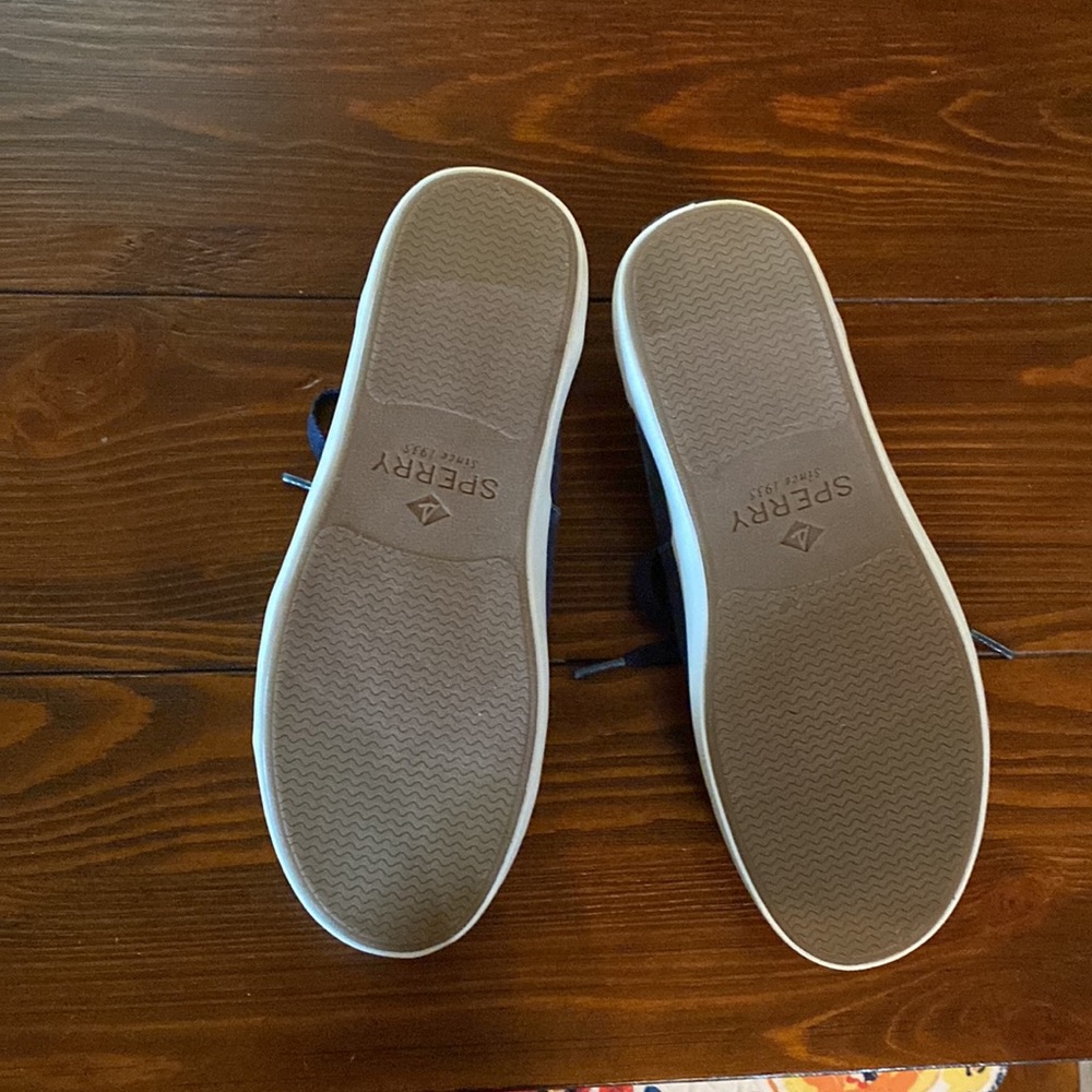 Shoes - Picture 2 of 4